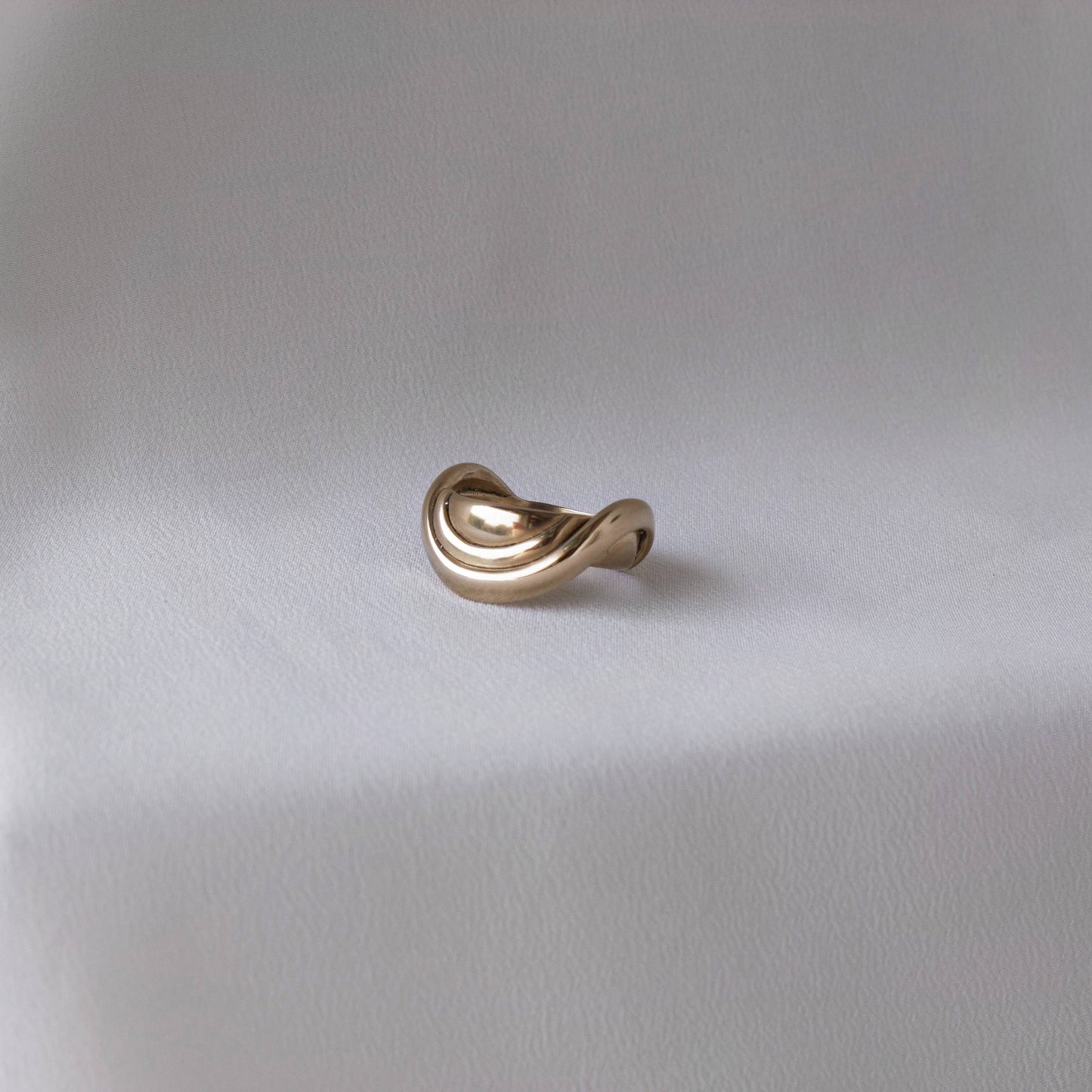 Draped Ribbon Ring