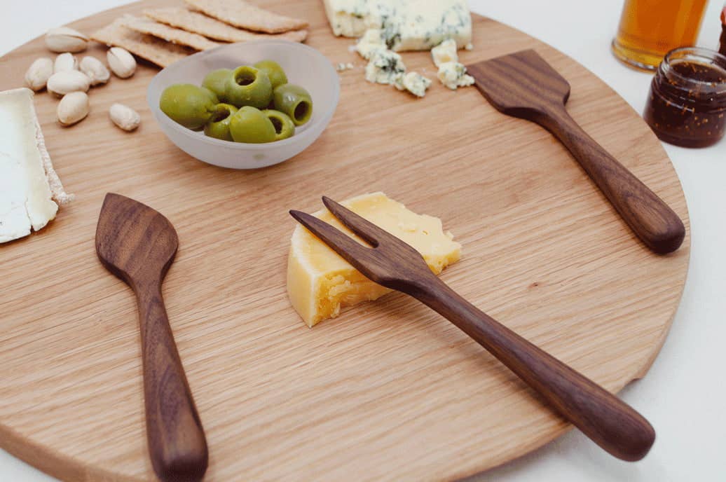6.5" Walnut Wood Cheese Set