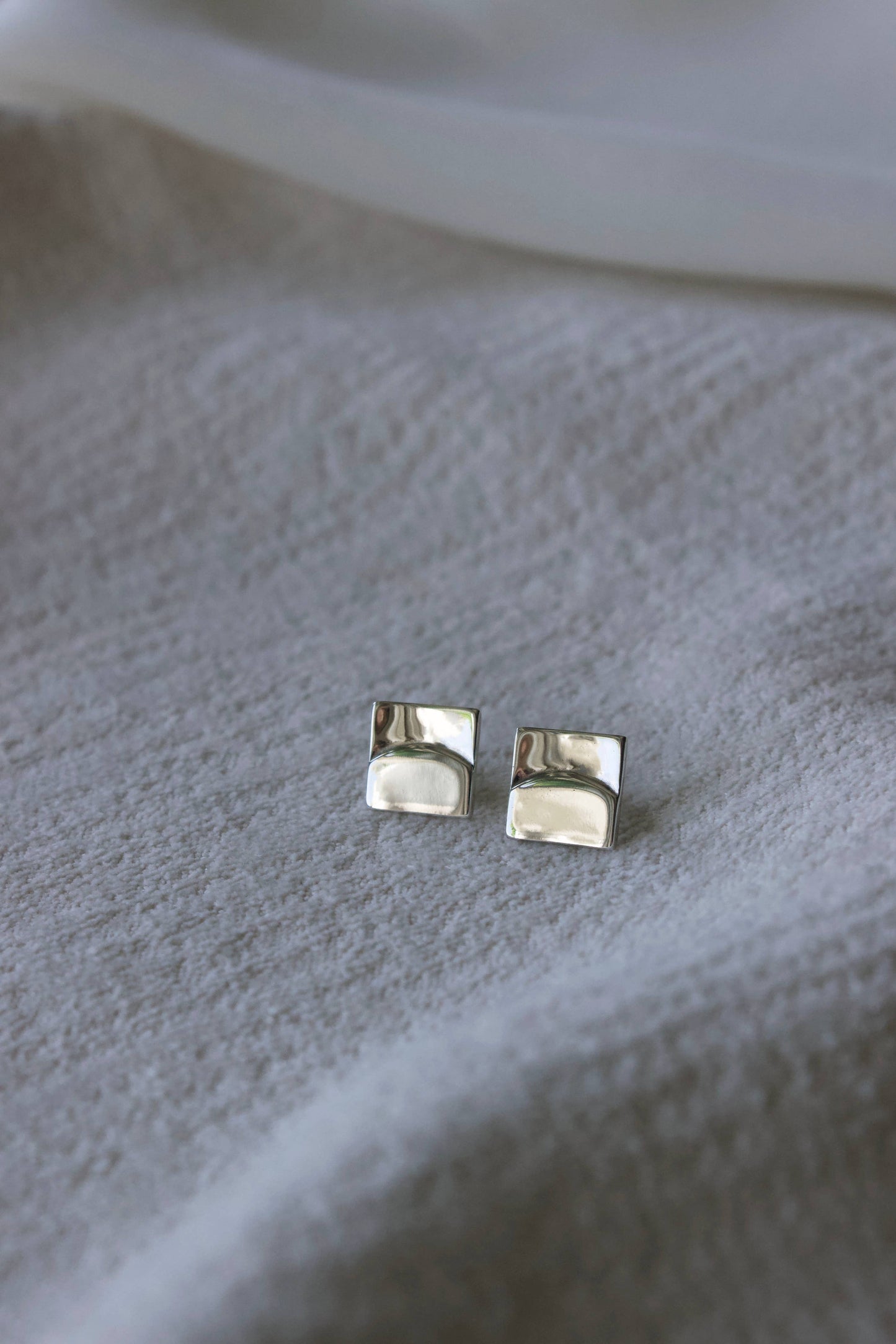 Balance Stud Earrings: Yellow Bronze