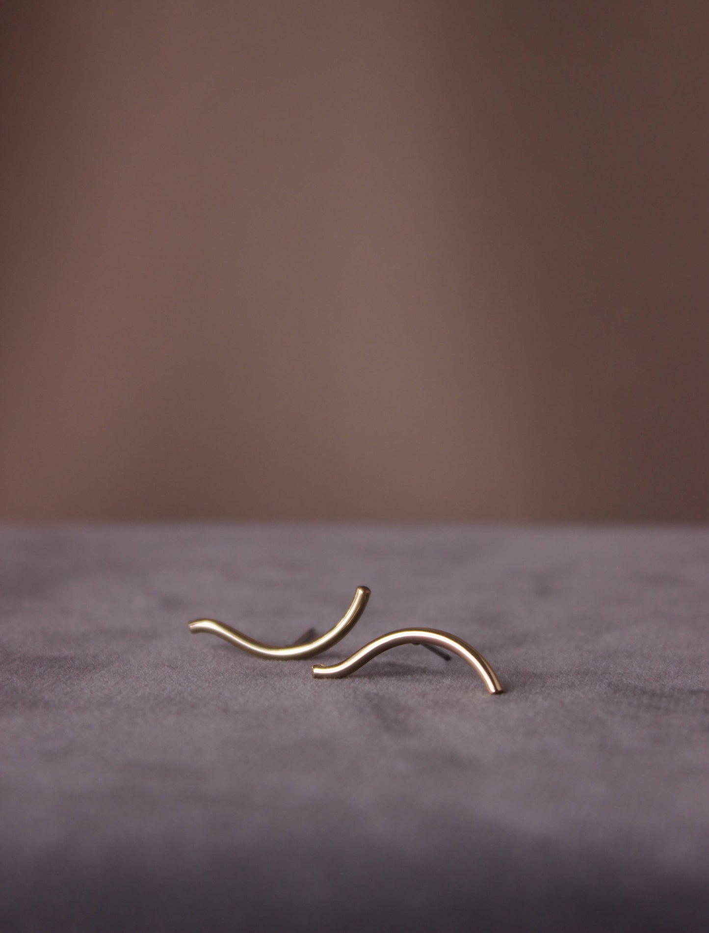 Curve Stud Earrings: 14K Gold Fill