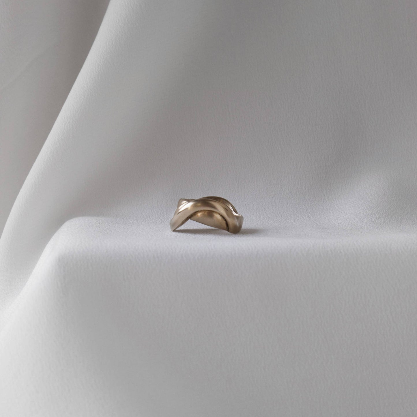 Draped Ribbon Ring