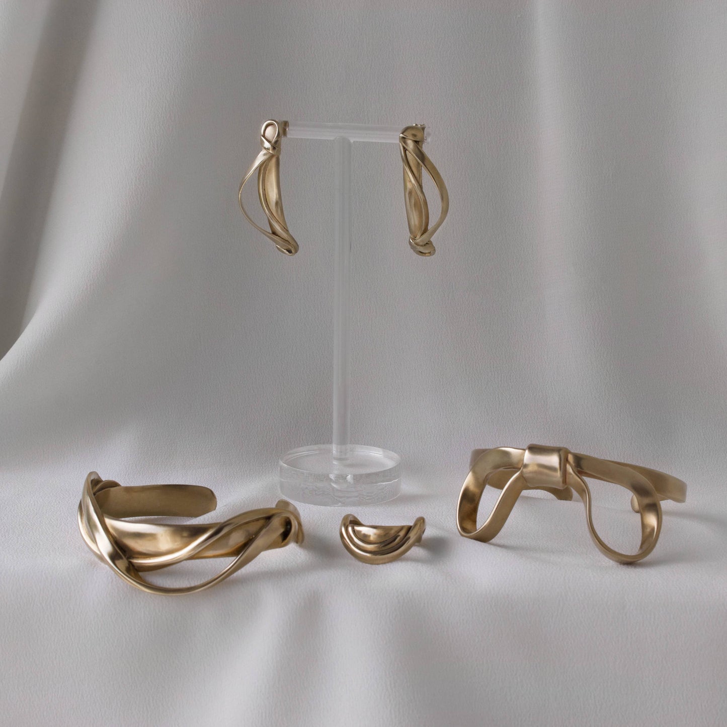 Draped Ribbon Ring