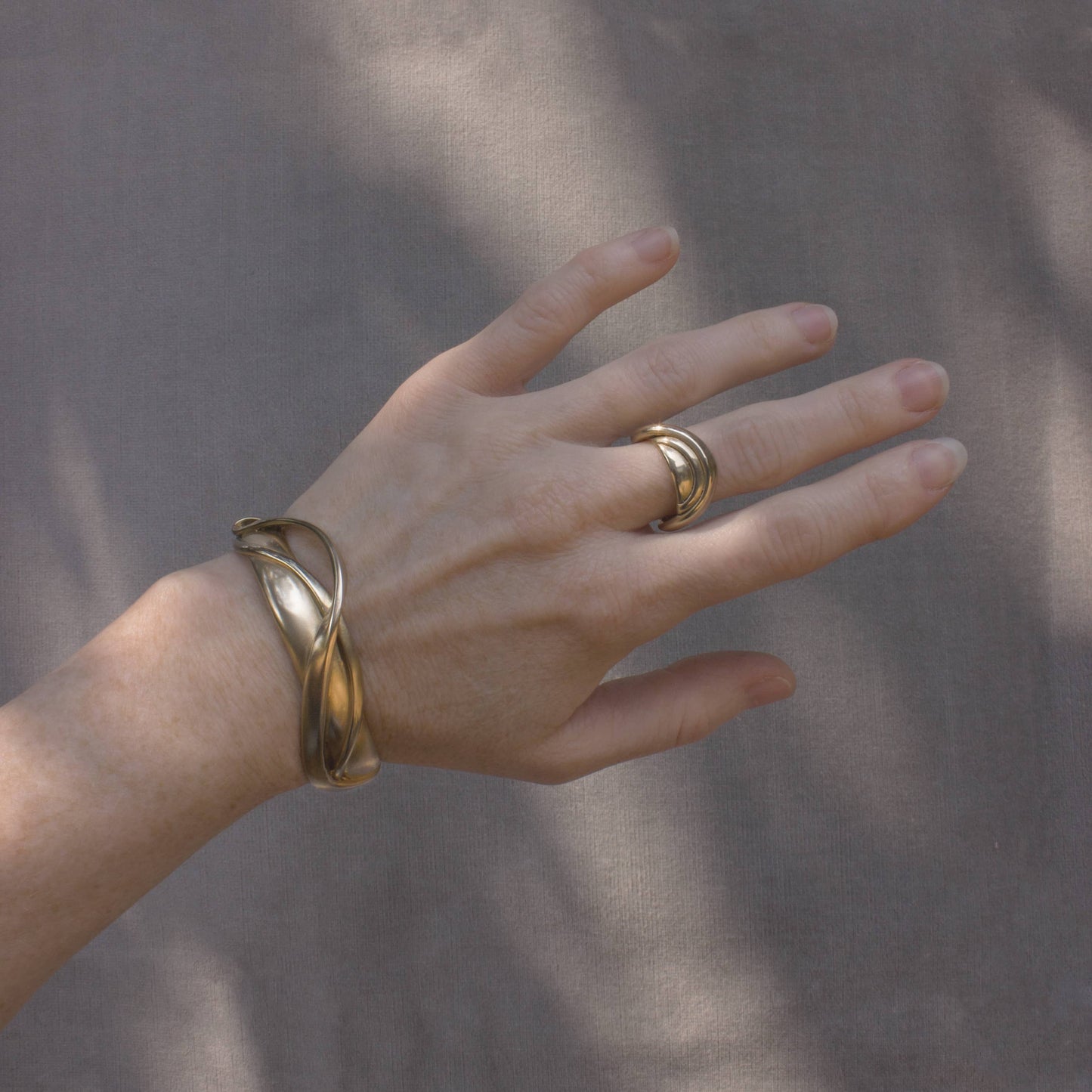 Draped Ribbon Ring