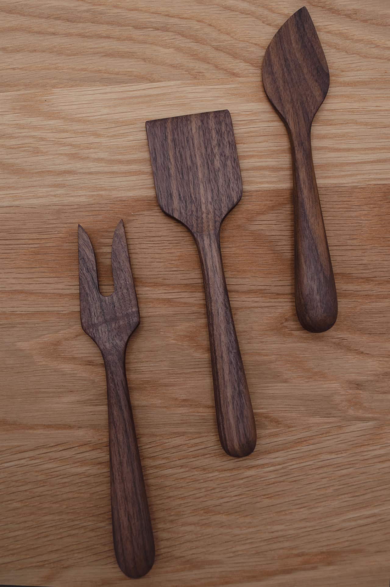 6.5" Walnut Wood Cheese Set