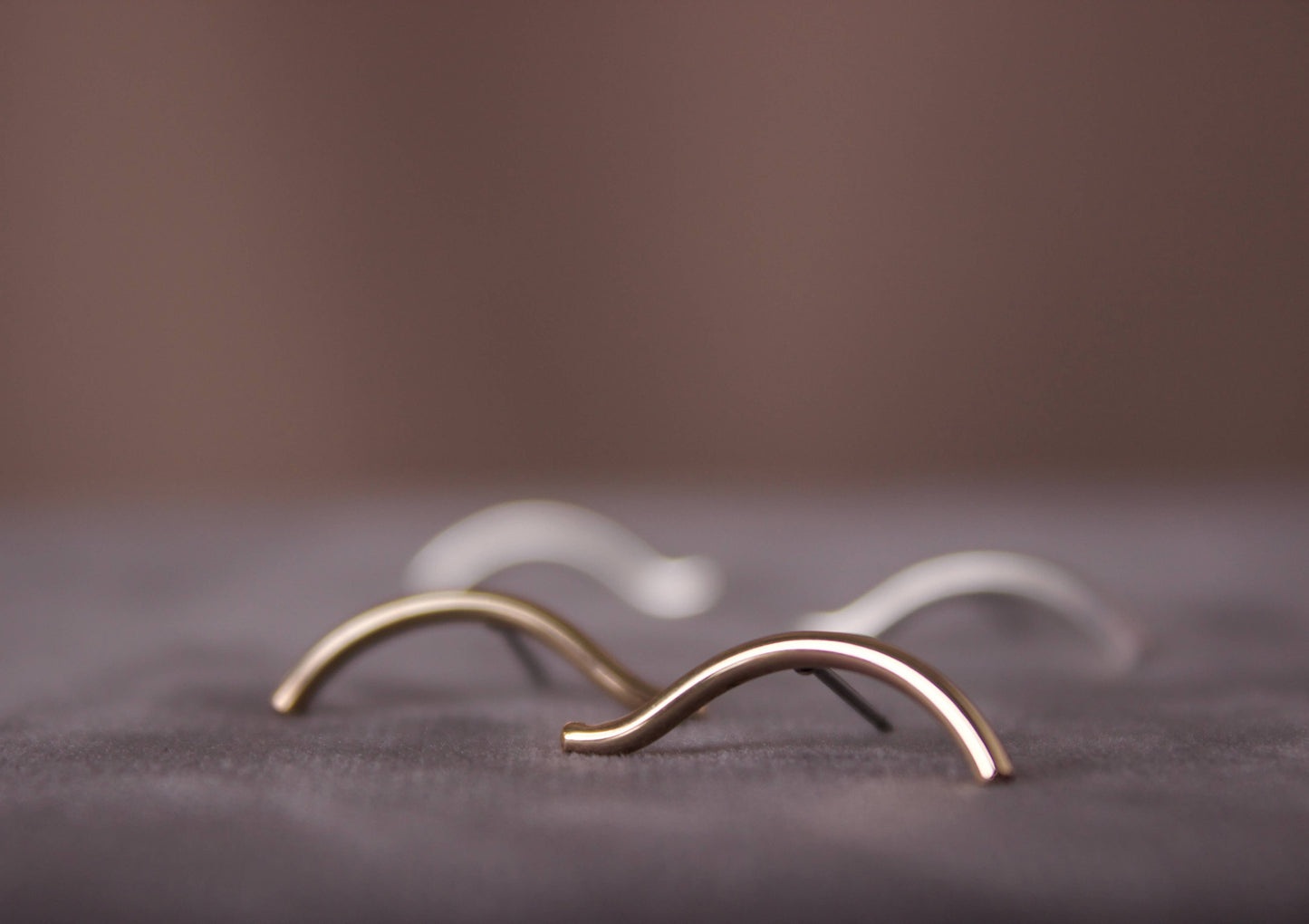 Curve Stud Earrings: 14K Gold Fill
