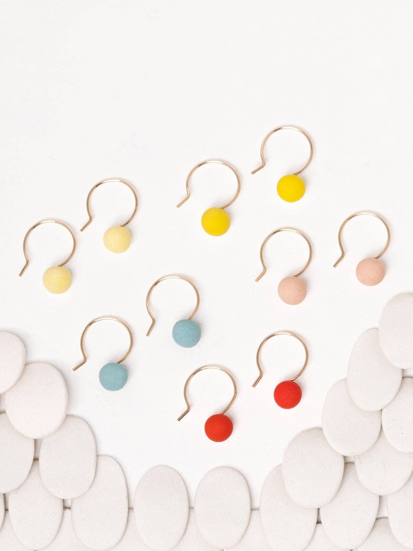 Dapple Dot Earrings: Poppy / Gold