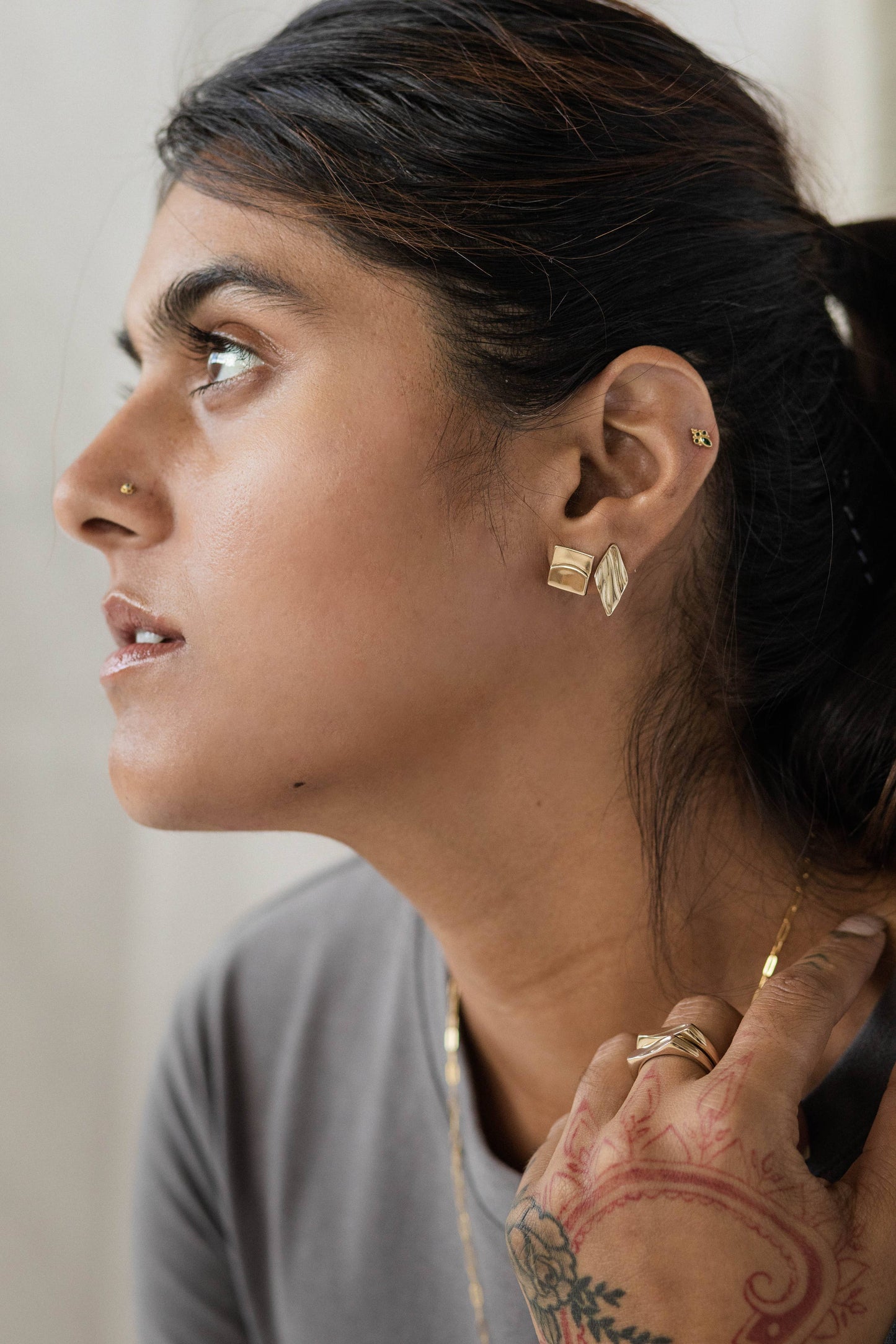 Balance Stud Earrings: Yellow Bronze