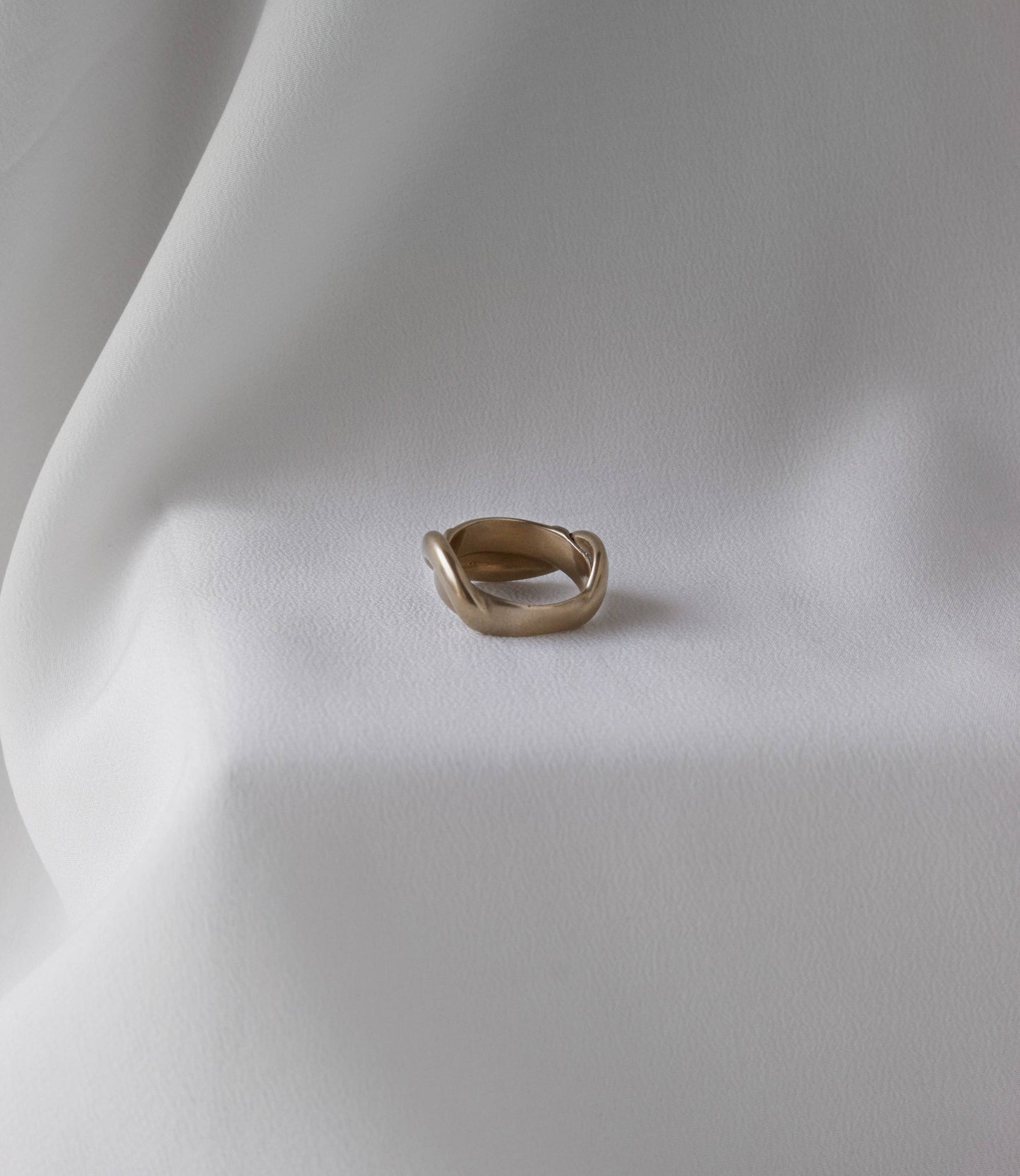 Draped Ribbon Ring