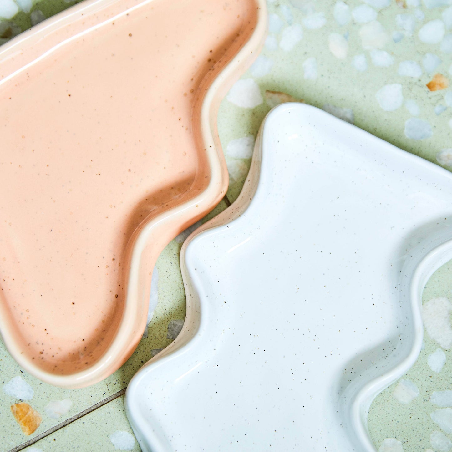 Triangle Wave Tray Peach Speckle