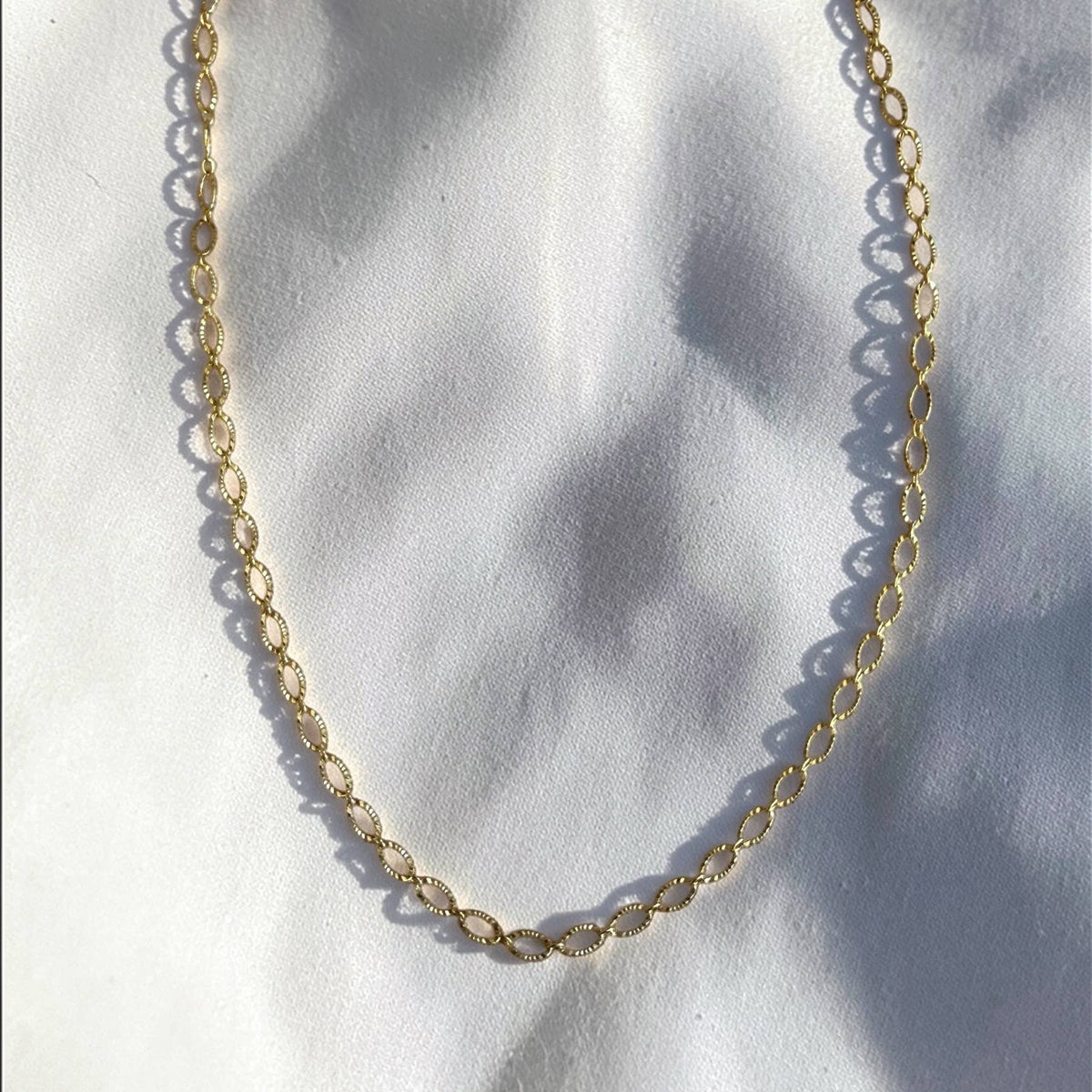 Aura Oval Starburst Chain Necklace Gold Filled