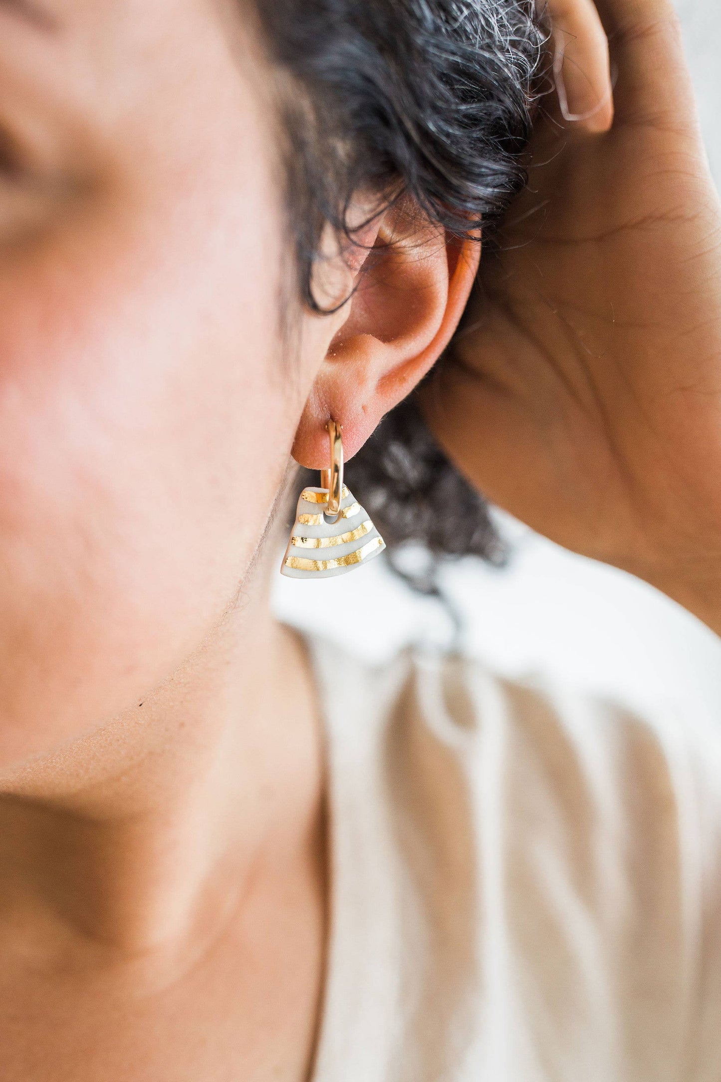 Charm Hoops: Gold Striped Fan