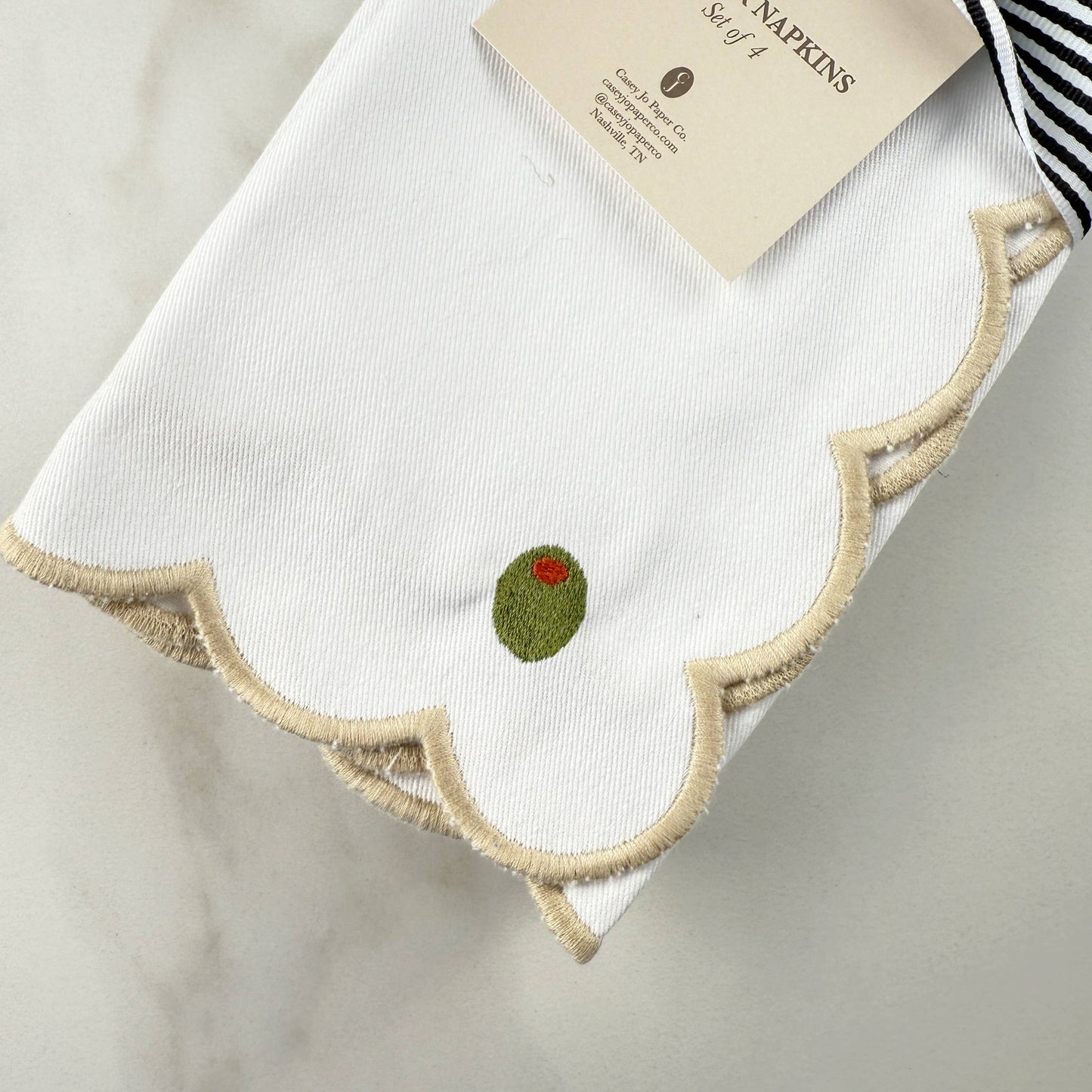 Scalloped Olive Embroidered Dinner Napkin Set