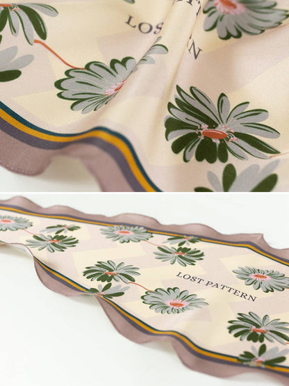 Daisy Silk Diamond Neckerchief: Agate Grey