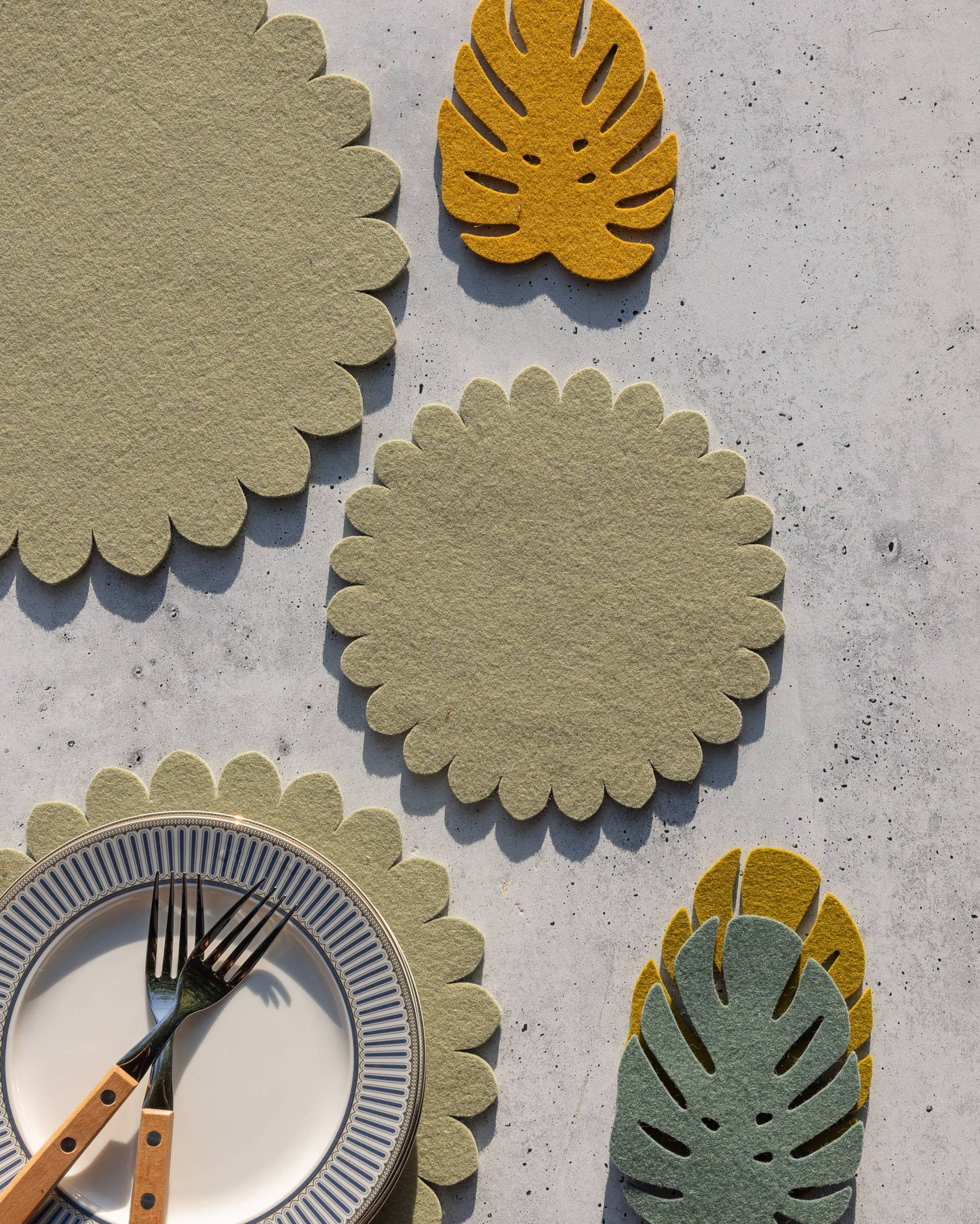 Crest Merino Wool 8" Trivet - Dew