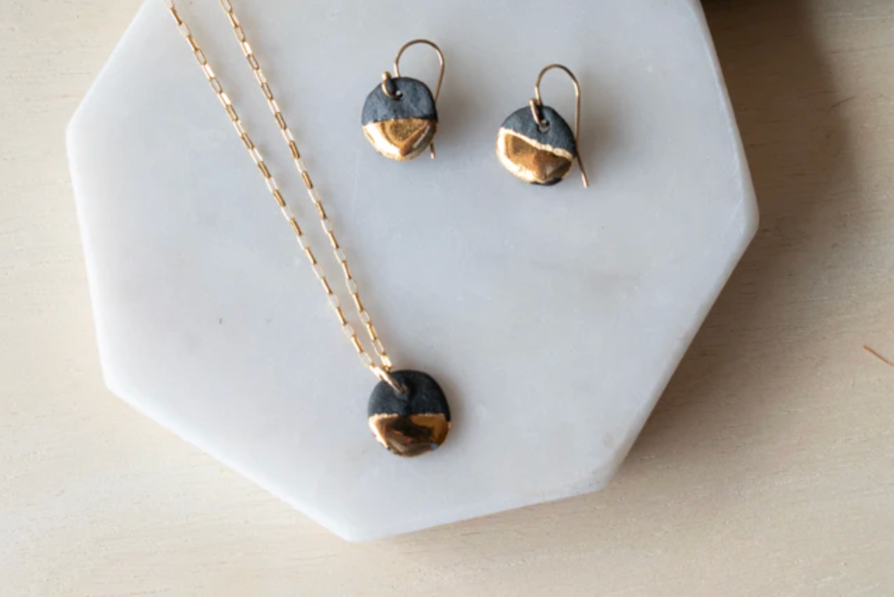 Half Moon Black Porcelain GF Wires