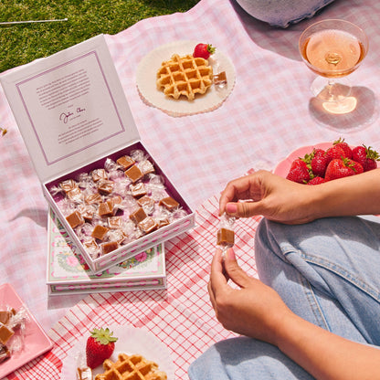 Strawberry Sakura Caramels Gift Box 6oz