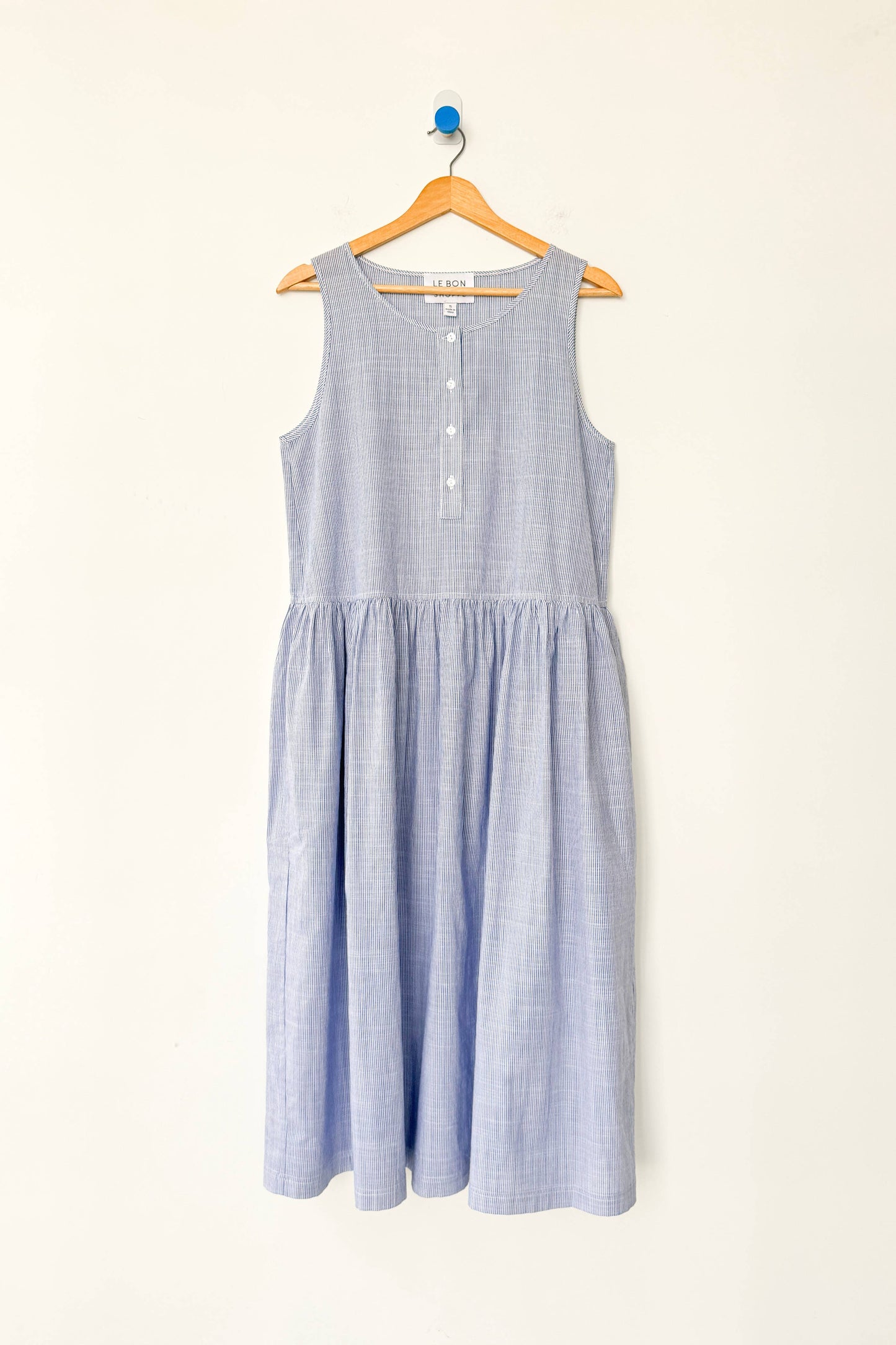 Le Bon Shoppe cotton midi dress light blue with buttons