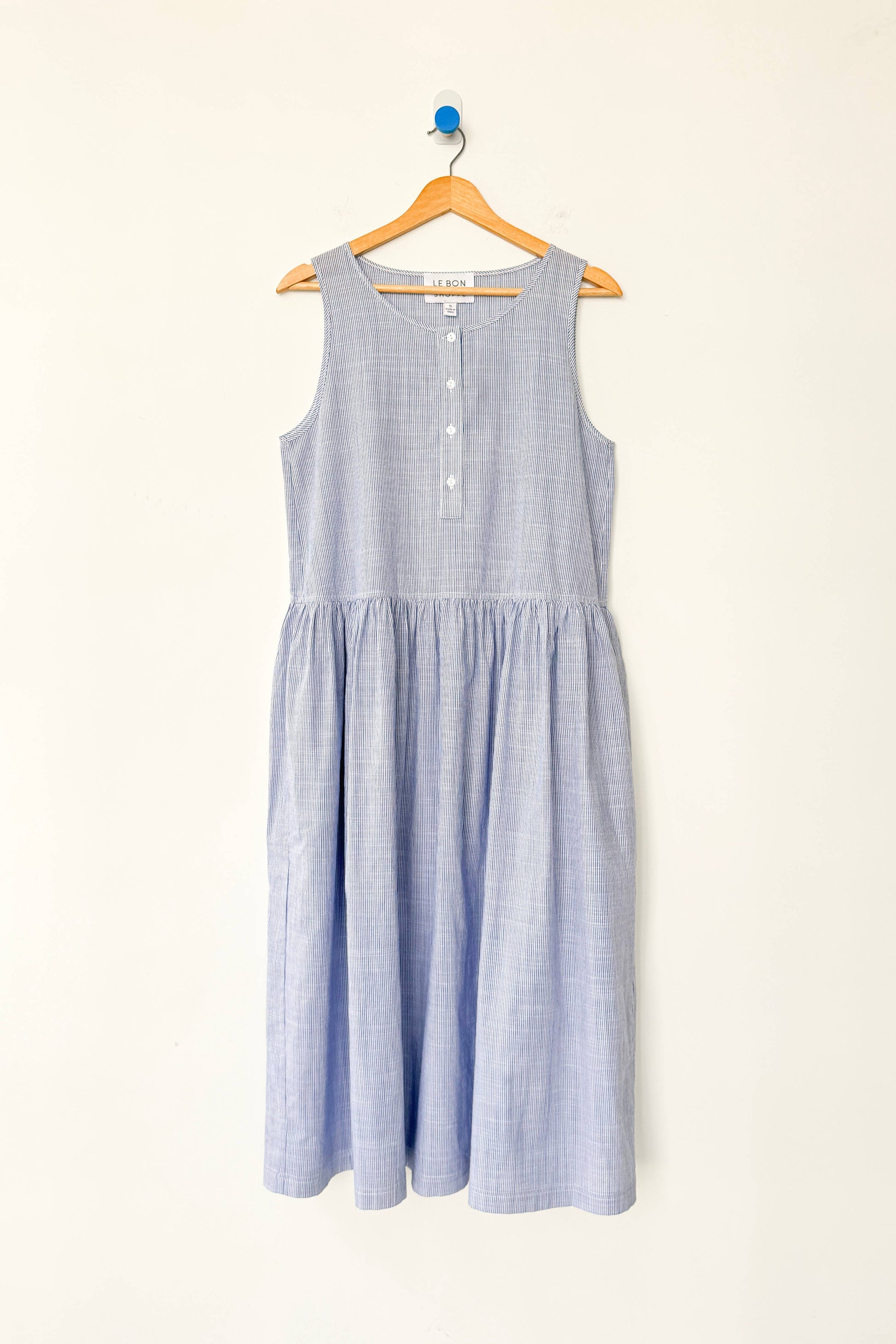 Le Bon Shoppe cotton midi dress light blue with buttons