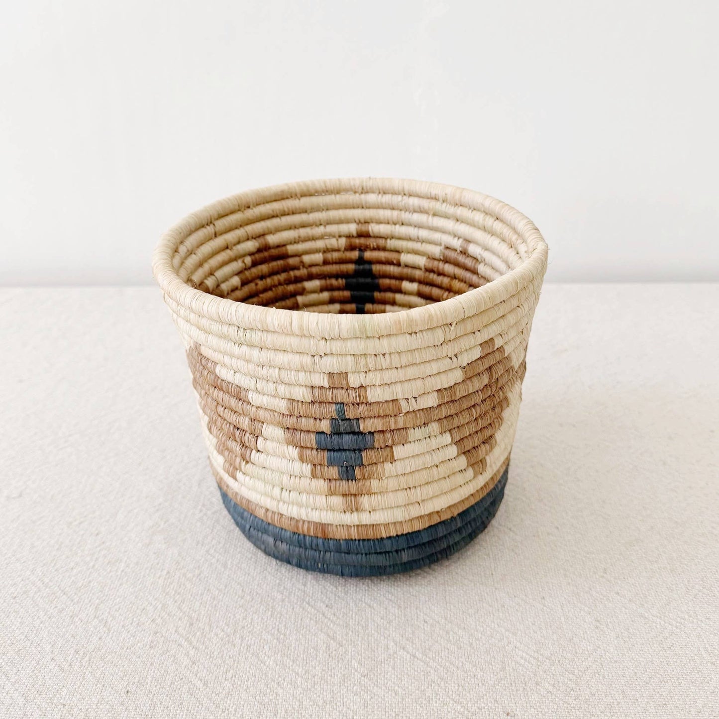 Bugoya Basket Planter