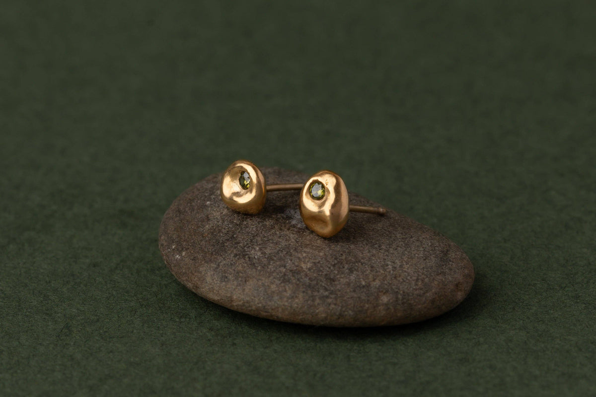 YEWŌ Collective - Pebble Studs: Olive