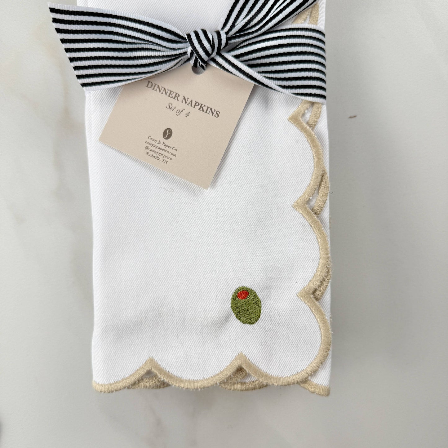 Scalloped Olive Embroidered Dinner Napkin Set
