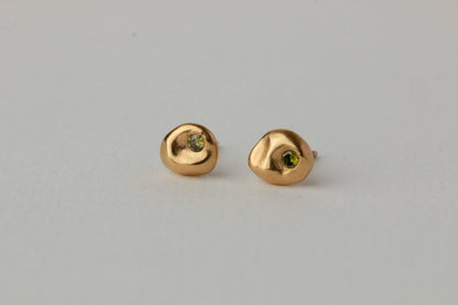 YEWŌ Collective - Pebble Studs: Olive