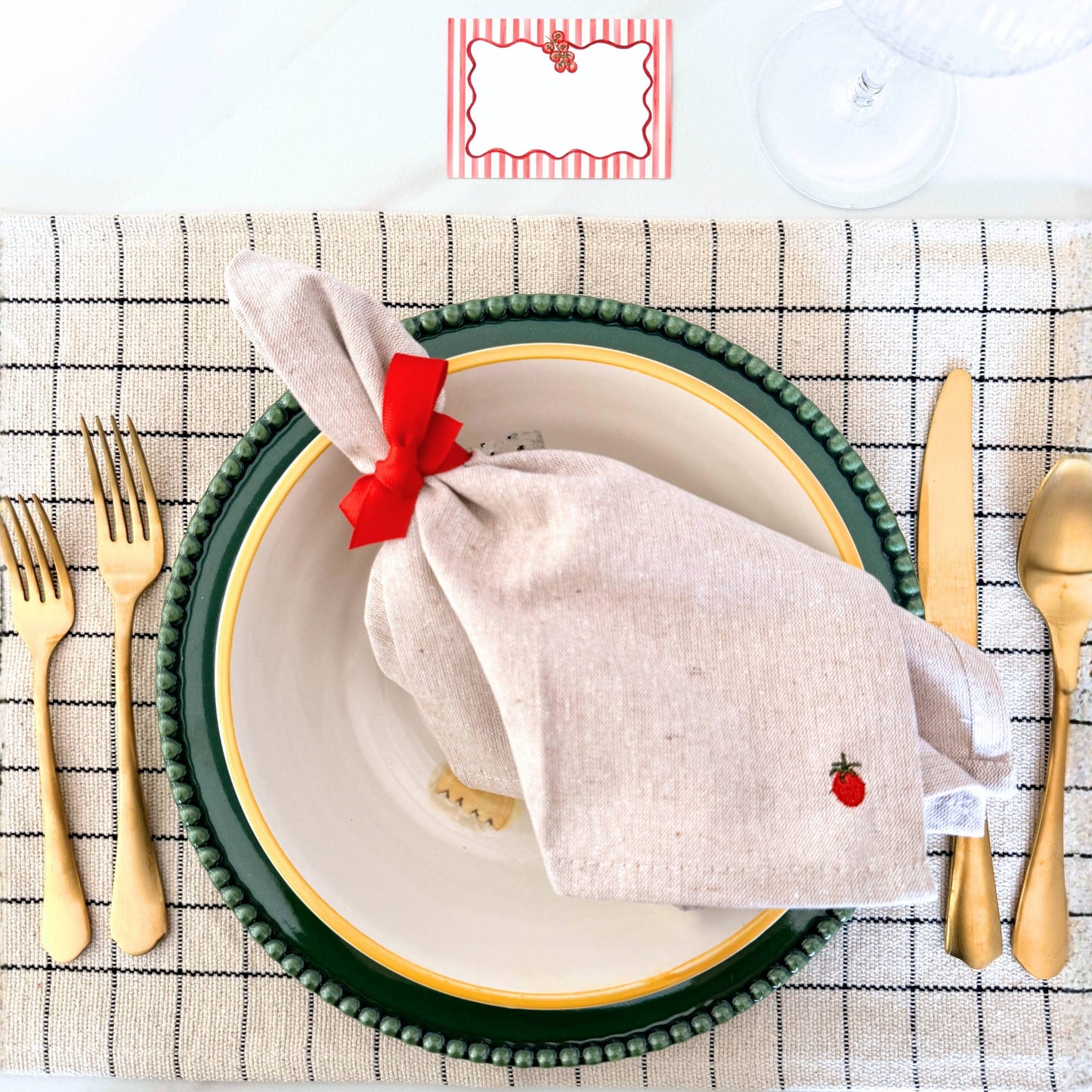 Tomato Embroidered Dinner Napkin Set