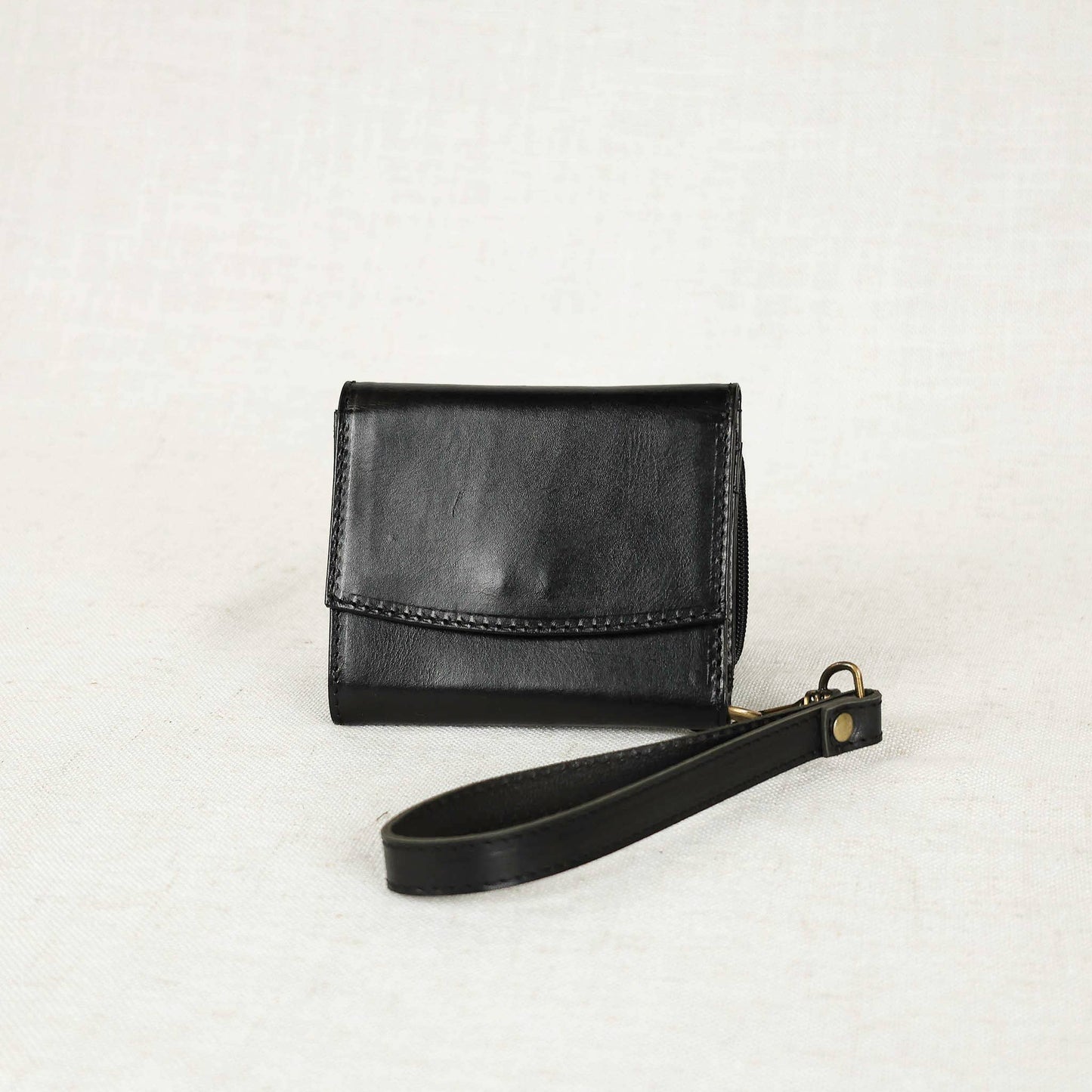 Leather Wallet Wristlet: Black