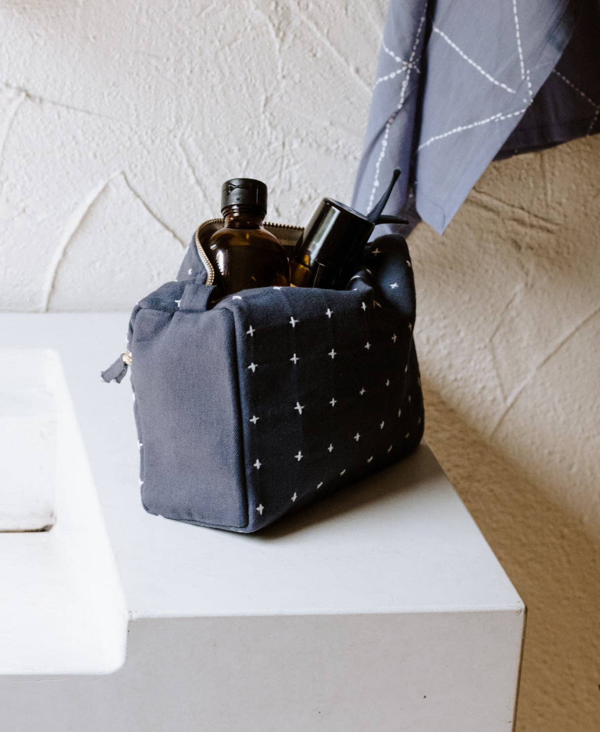 Cross-Stitch Toiletry Bag: Charcoal