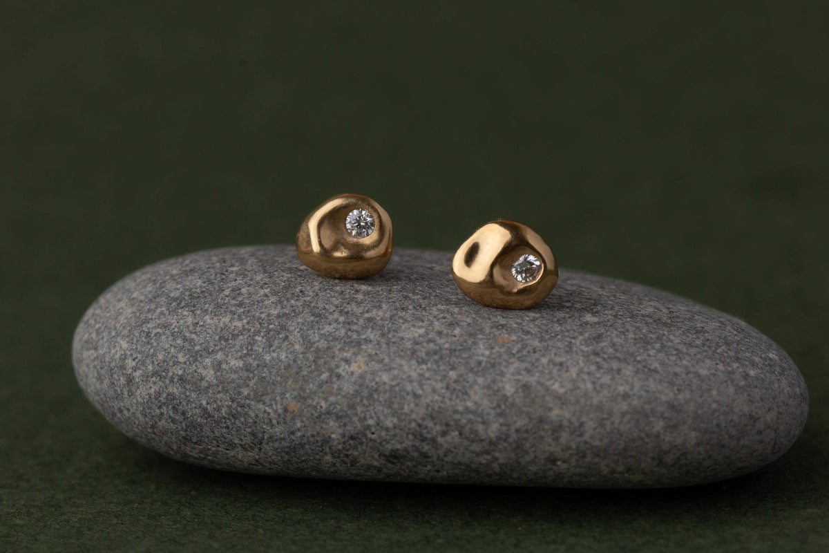 YEWŌ Collective - Pebble Studs: Clear